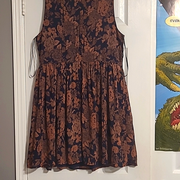 Forever 21 A-Line Dress - Picture 2 of 6